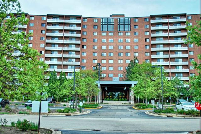 21 Kristin Dr. #417, Schaumburg, IL 60195