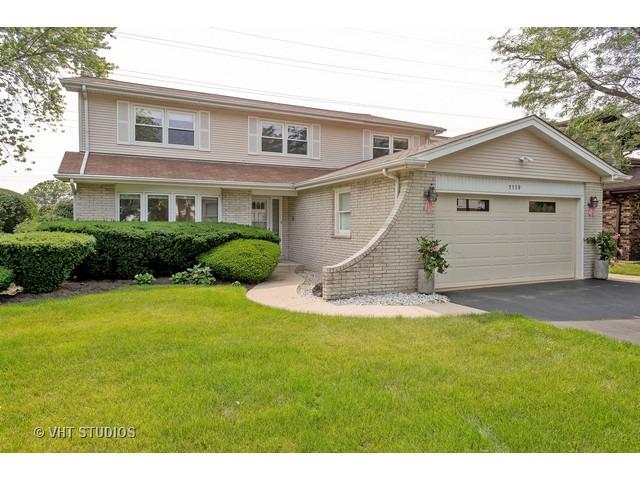1119 New Trier Ct., Wilmette, IL 60091