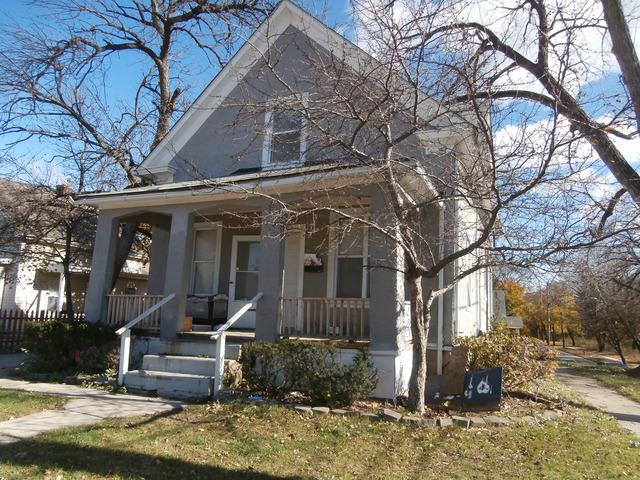 985 Saint Charles St., Elgin, IL 60120