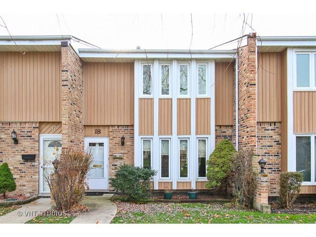 18 Ottawa Ct., Justice, IL 60458