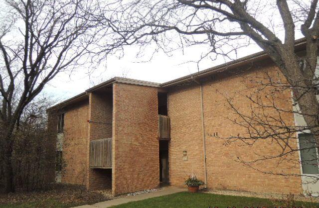 6012 E Lake Dr. #2B, Lisle, IL 60532