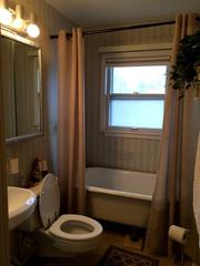 437 N Ridgemoor Ave., Mundelein, IL 60060