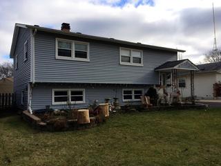 437 N Ridgemoor Ave., Mundelein, IL 60060