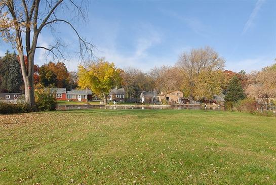26342 N Willow Ave., Mundelein, IL 60060