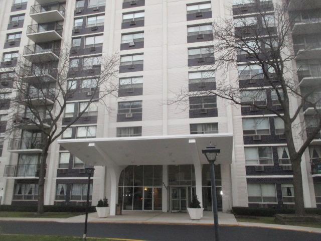 9001 W Golf Rd. #11A, Des Plaines, IL 60016