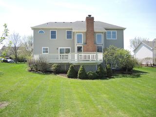 833 Queens Gate Cir., Sugar Grove, IL 60554