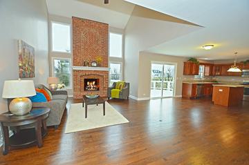 833 Queens Gate Cir., Sugar Grove, IL 60554