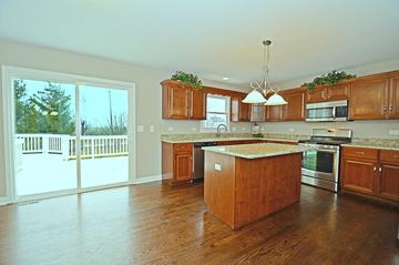 833 Queens Gate Cir., Sugar Grove, IL 60554