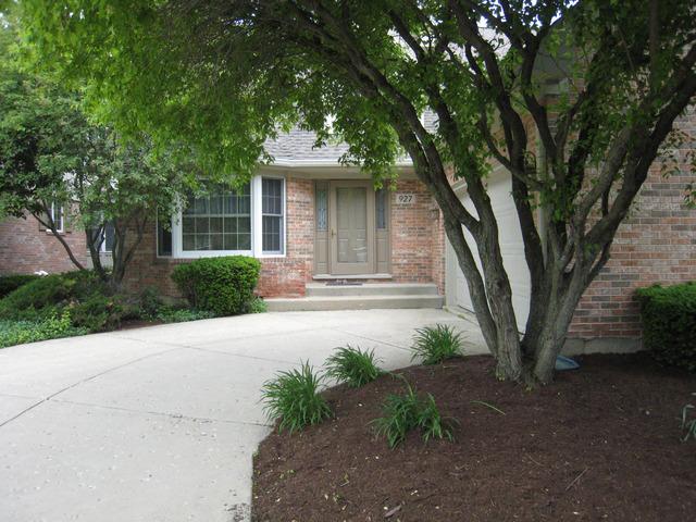 927 Wedgewood Dr., Crystal Lake, IL 60014