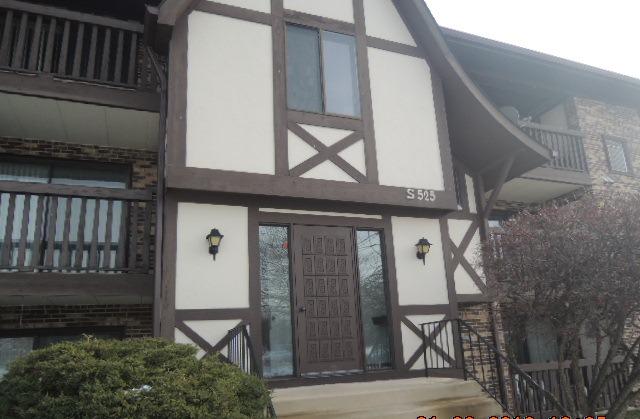 525 Cumnor Rd. #101, Westmont, IL 60559