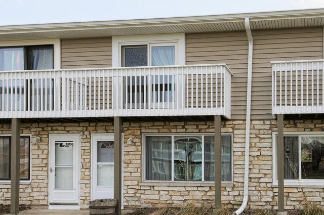 17467 W Chestnut Ln., Gurnee, IL 60031