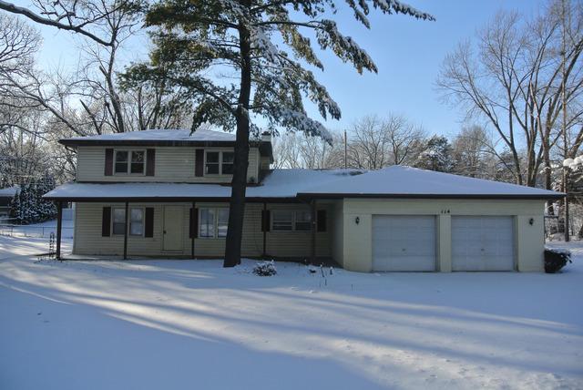 114 Hickory Rd., Oakwood Hills, IL 60013
