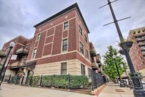 767 W 15th St. #208, Chicago, IL 60607