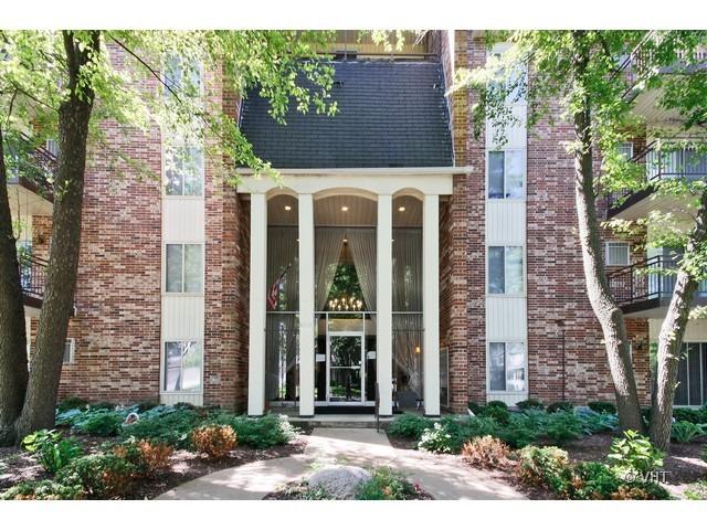 4900 Forest Ave. #106, Downers Grove, IL 60515