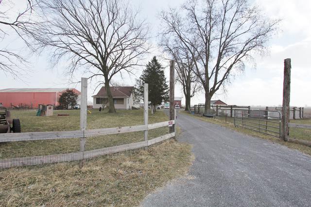 561 S 9500 E Rd., Momence, IL 60954