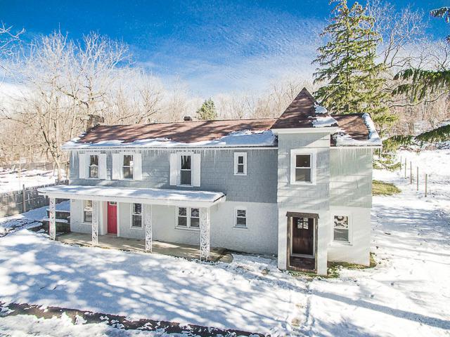 15N711 Elgin Ave., East Dundee, IL 60118