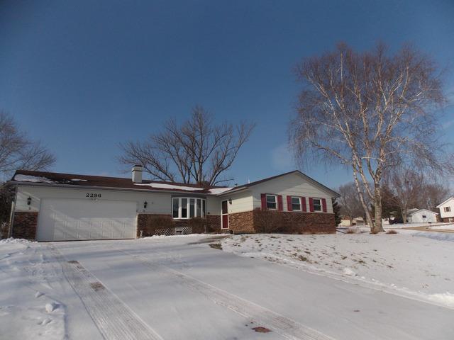 2296 Swan Dr., Freeport, IL 61032