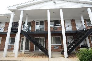 327 N Princeton Ave. #8, Villa Park, IL 60181