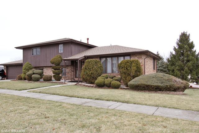 9756 S Pemberly Ct., Palos Hills, IL 60465