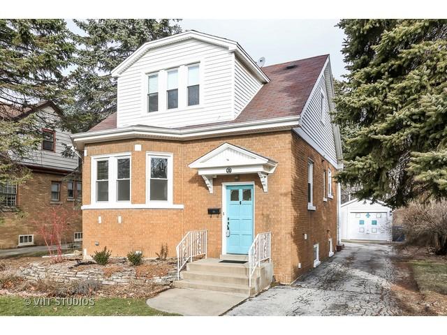 417 W Alexander Blvd., Elmhurst, IL 60126