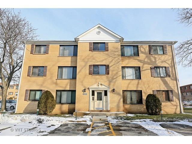 9325 Hamilton Ct. #E, Des Plaines, IL 60016