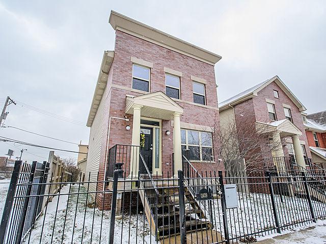 2429 W Gladys Ave., Chicago, IL 60612