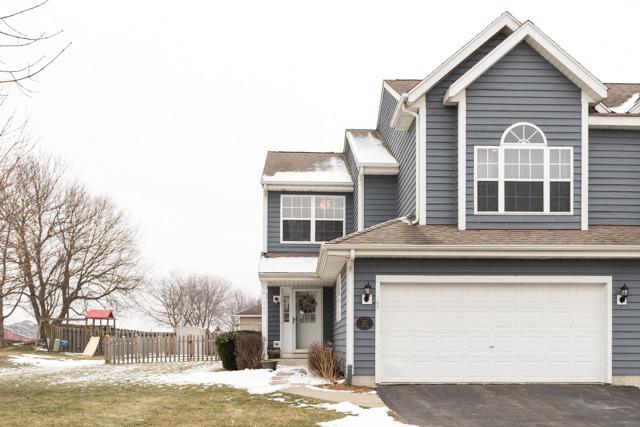 700 Meadow Ln., Hinckley, IL 60520