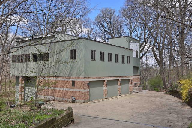 28w180 Marion Rd., Winfield, IL 60190