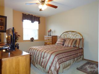 8212 Sierra Woods Ct., Carpentersville, IL 60110