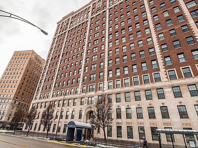 3750 N Lake Shore Dr. #8H, Chicago, IL 60613