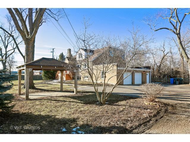 2350 Eastview Dr., Des Plaines, IL 60018