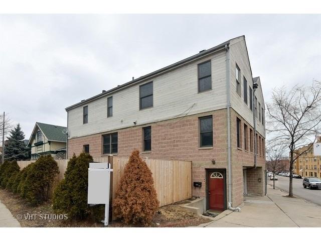 7200 N Rogers Ave., Chicago, IL 60645