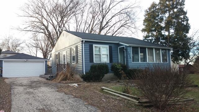 1215 Maple St., Lake In The Hills, IL 60156