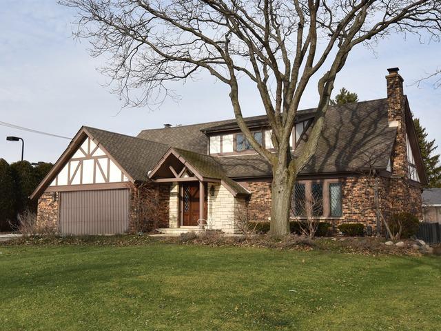 1221 Birks Ct., La Grange, IL 60525