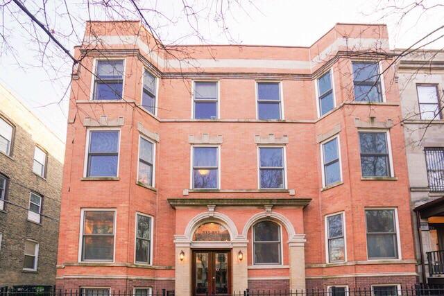 815 W Newport Ave. #2F, Chicago, IL 60657