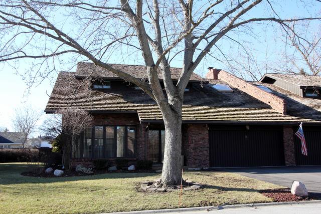 8 W Lucas Dr., Palos Hills, IL 60465