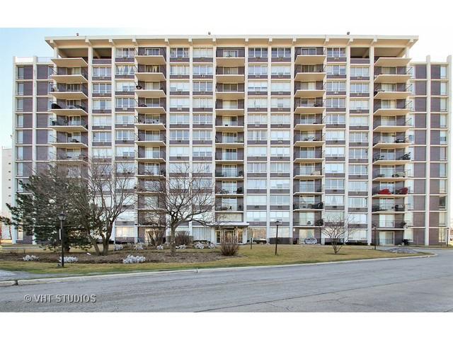 8815 W Golf Rd. #4F, Niles, IL 60714