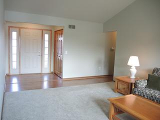 1718 Deer Run Dr., Montgomery, IL 60538