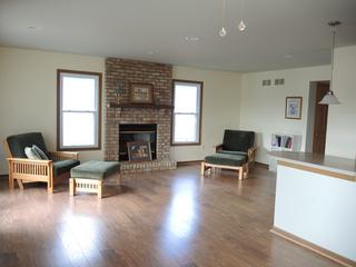 1718 Deer Run Dr., Montgomery, IL 60538