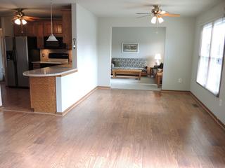 1718 Deer Run Dr., Montgomery, IL 60538