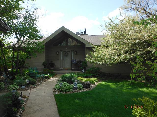 16 Magnolia Dr., Putnam, IL 61560