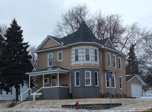910 N 1st St., Ashton, IL 61006