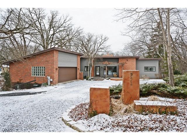 591 Glen Cir, North Barrington, IL 60010