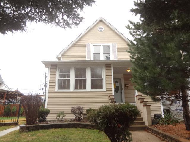 812 N 7th Ave., Maywood, IL 60153