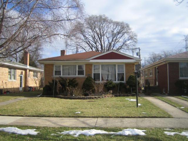 9325 Lockwood Ave., Skokie, IL 60077