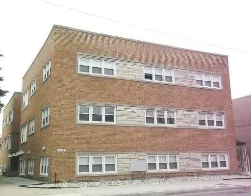 5927 W Addison St. #2B, Chicago, IL 60634