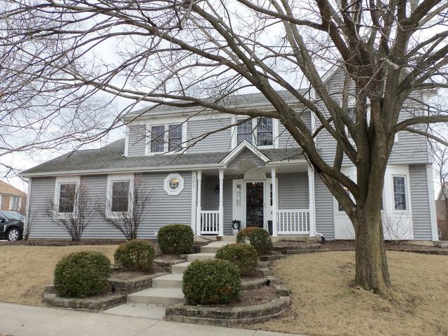 27W201 Heather Ln., Winfield, IL 60190