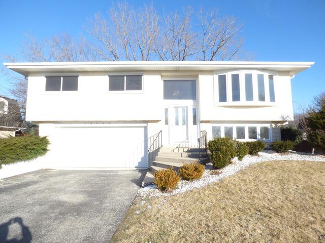 10563 S Sun Valley Ct., Palos Hills, IL 60465