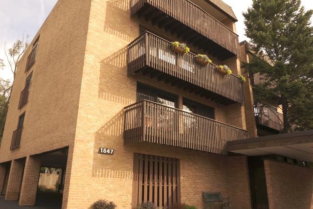 1847 Tanglewood Dr. #3B, Glenview, IL 60025