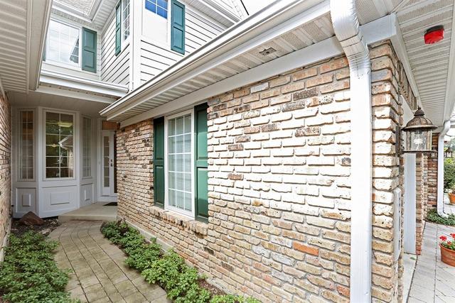 306 Reserve Cir., Clarendon Hills, IL 60514